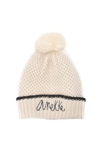 Biała Modna Damska Czapka Anekke. Kolor: biały. Materiał: materiał. Wzór: haft. Sezon: zima. Styl: elegancki, casual #1