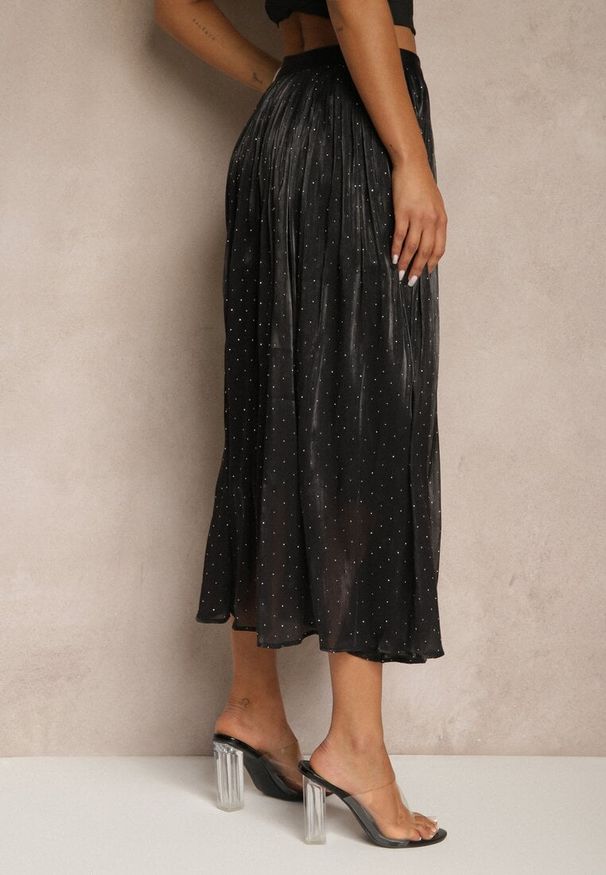 Renee - Czarna Spódnica o Rozkloszowanym Kroju z Ozdobnymi Cyrkoniami Folaressa. Okazja: na co dzień. Kolor: czarny. Wzór: aplikacja. Styl: elegancki, casual