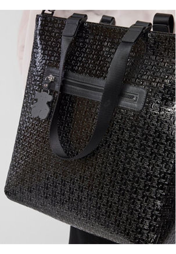 Tous - TOUS Torebka Tiona Lindsay 2001114951 Czarny. Kolor: czarny. Materiał: skórzane