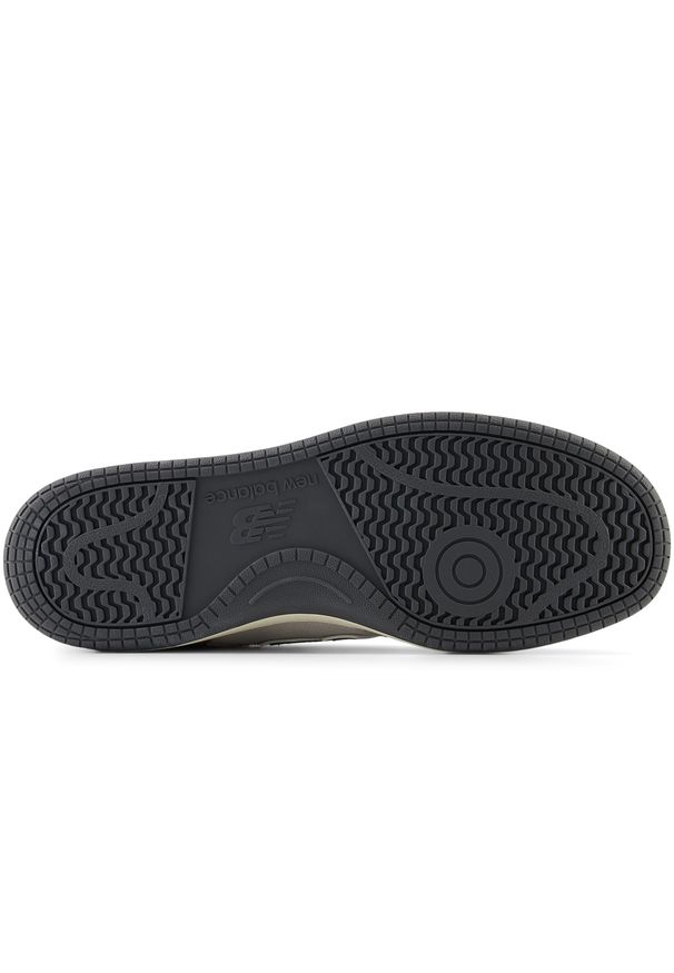 Buty unisex New Balance BB480LGB – szare. Okazja: na co dzień. Kolor: szary. Materiał: syntetyk, materiał, dresówka. Szerokość cholewki: normalna. Sport: turystyka piesza