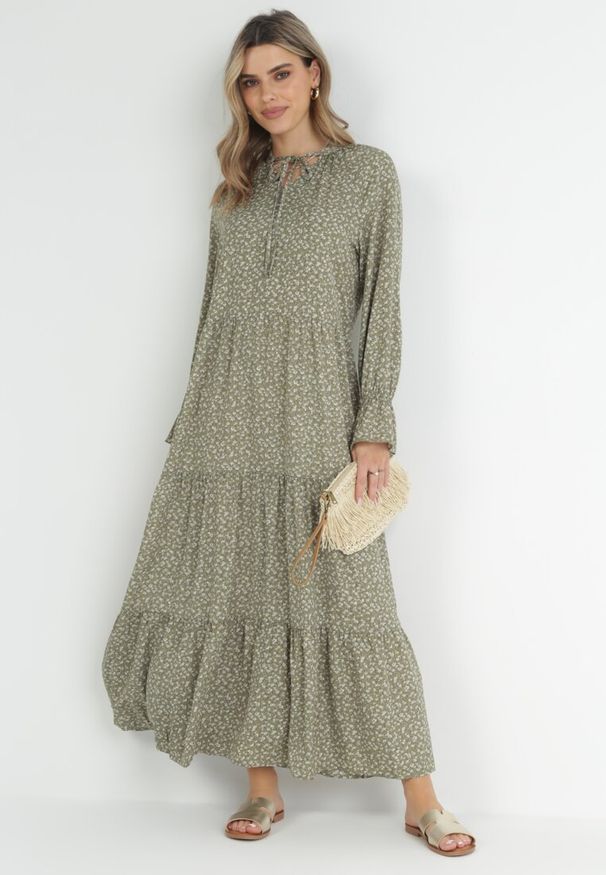 Born2be - Zielona Sukienka Adrasixie. Kolor: zielony. Długość rękawa: długi rękaw. Wzór: aplikacja. Styl: boho. Długość: maxi