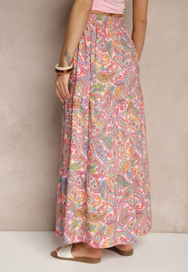 Renee - Różowa Spódnica Rozkloszowana High Waist z Motywem Paisley Nevolissa. Okazja: na co dzień. Stan: podwyższony. Kolor: różowy. Wzór: paisley. Styl: casual