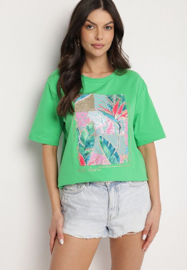Born2be - Zielony Bawełniany T-shirt z Ozdobnym Nadrukiem Delmari. Okazja: na co dzień, na spacer. Kolor: zielony. Materiał: bawełna. Wzór: nadruk. Styl: klasyczny, casual