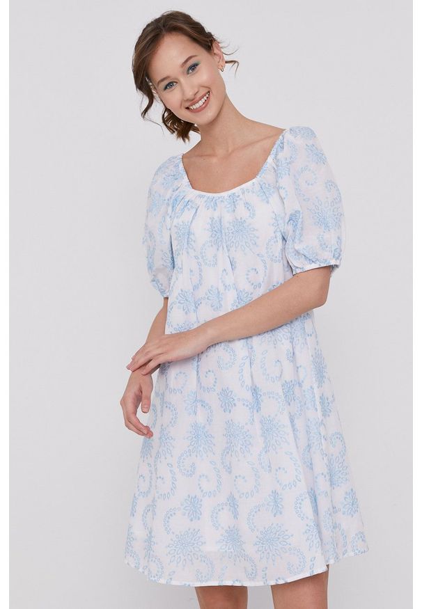 medicine - Medicine - Sukienka Summer Linen. Typ kołnierza: dekolt hiszpanka. Kolor: biały. Materiał: tkanina