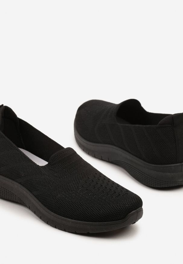 Born2be - Czarne Tenisówki z Elastyczną Cholewką Tunessa. Okazja: na co dzień. Zapięcie: bez zapięcia. Kolor: czarny. Materiał: jeans. Szerokość cholewki: normalna. Styl: casual