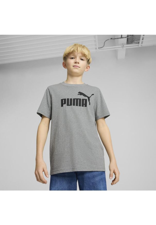 Puma - Młodzieżowa koszulka ESS z logo No. 1 PUMA Medium Gray Heather. Kolor: szary. Materiał: guma. Wzór: nadruk. Sport: joga i pilates