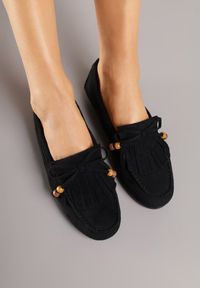 Renee - Czarne Mokasyny z Koralikami Kokardą i Frędzlami Nahda. Okazja: na co dzień. Kolor: czarny. Materiał: jeans. Styl: casual, street #9