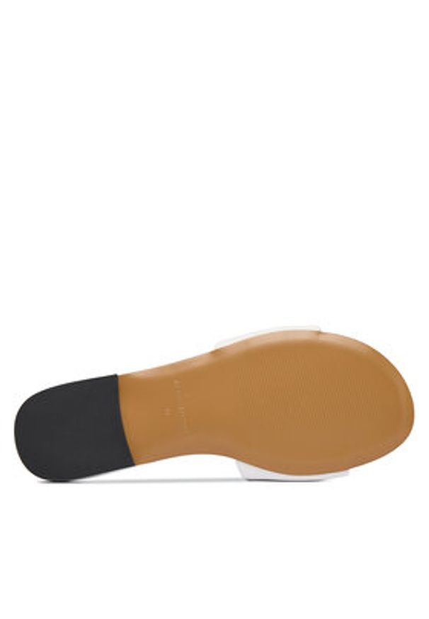 MARC JACOBS - Marc Jacobs Klapki 2P5FSA001F12 Biały. Kolor: biały. Materiał: skóra