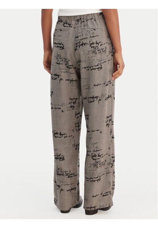 Desigual Spodnie materiałowe 26SWPW39 Brązowy Regular Fit. Kolor: brązowy. Materiał: syntetyk