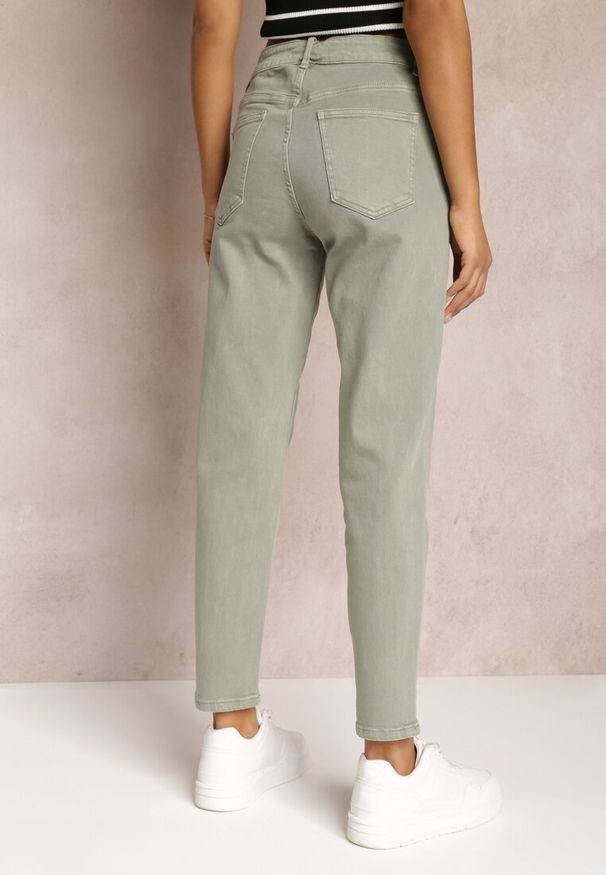 Renee - Zielone Jeansy Mom Fit High Waist Kasena. Okazja: na co dzień. Stan: podwyższony. Kolor: zielony. Styl: klasyczny, casual