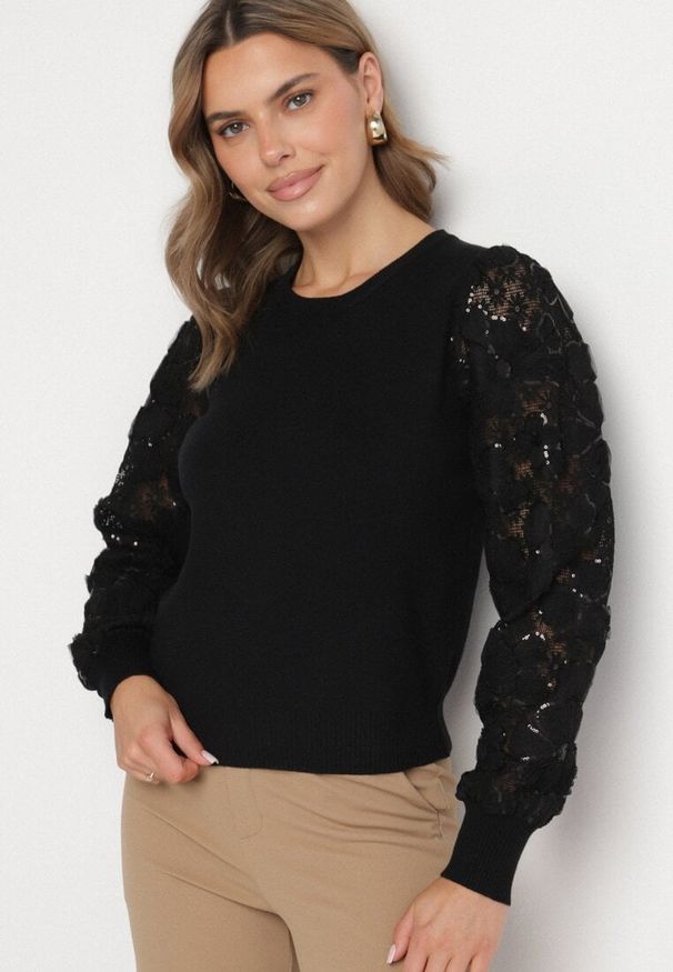 Born2be - Czarny Sweter z Wiskozą z Ozdobnymi Koronkowymi Rękawami z Cekinami Tiliala. Okazja: na co dzień. Kolor: czarny. Materiał: wiskoza, koronka. Wzór: koronka. Styl: casual, elegancki