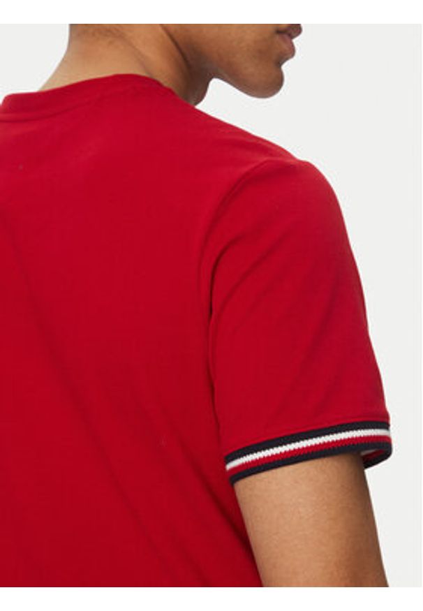 TOMMY HILFIGER - Tommy Hilfiger T-Shirt Global Stripe MW0MW38630 Czerwony Regular Fit. Kolor: czerwony. Materiał: bawełna