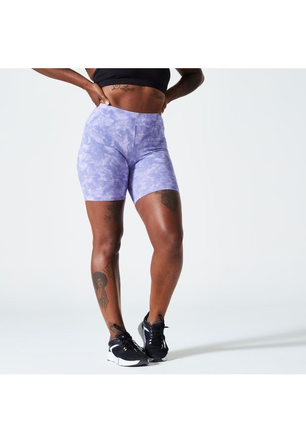 DOMYOS - Legginsy krótkie fitness damskie Nyamba 500. Kolor: fioletowy. Materiał: elastan, materiał, bawełna. Długość: krótkie. Sport: fitness
