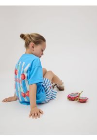 Reserved - Bawełniany t-shirt z aplikacją - niebieski. Kolor: niebieski. Materiał: bawełna. Wzór: aplikacja #1