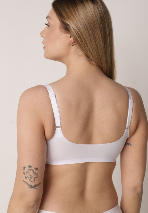 Born2be - Biały Biustonosz z Usztywnianymi Miseczkami i Transparentną Wstawką Zeriga. Kolor: biały