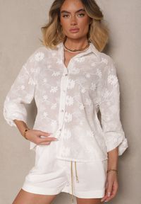 Renee - Biała Bawełniana Koszula o Kroju Oversize z Haftem w Kwiatowy Wzór Reisariel. Okazja: na co dzień. Kolor: biały. Materiał: bawełna. Długość rękawa: długi rękaw. Długość: długie. Wzór: haft, kwiaty. Styl: casual, elegancki