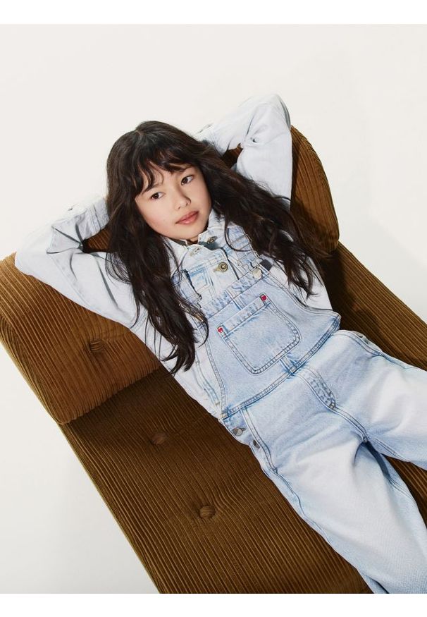 Reserved - Jeansowe ogrodniczki - niebieski. Kolor: niebieski