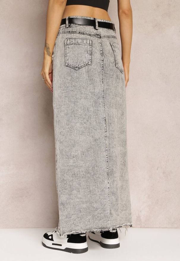Renee - Szara Spódnica Jeansowa Maxi z Paskiem Mullese. Stan: podwyższony. Kolor: szary. Materiał: jeans. Styl: klasyczny