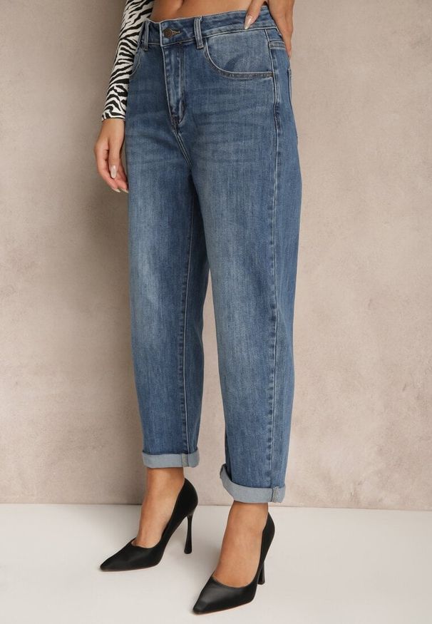 Renee - Niebieskie Jeansy Regular Wiast o Fasonie Mom Fit Gondie. Okazja: na co dzień. Kolor: niebieski. Styl: casual