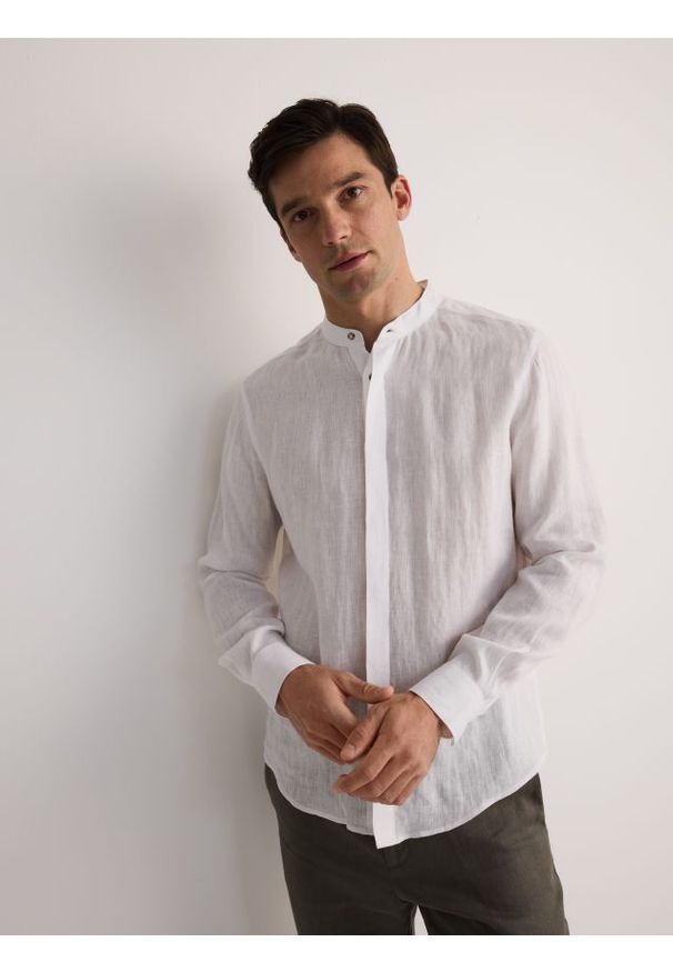 Reserved - Lniana koszula regular fit - biały. Kolor: biały. Materiał: len