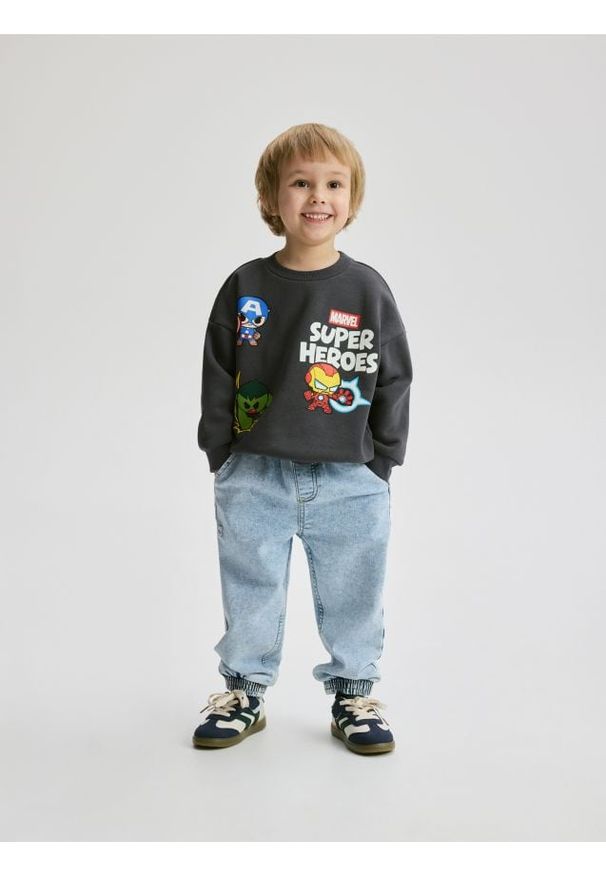 Reserved - Jeansy jogger - niebieski. Kolor: niebieski. Materiał: jeans