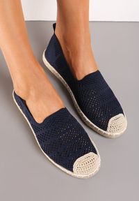Born2be - Granatowe Espadryle z Ażurowej Siateczki Ozdobione Plecionką Lanivesa. Okazja: na co dzień, na spacer. Kolor: niebieski. Materiał: jeans, materiał, len. Szerokość cholewki: normalna. Wzór: ażurowy, aplikacja. Sezon: wiosna, lato. Styl: wakacyjny, casual, klasyczny, elegancki #5