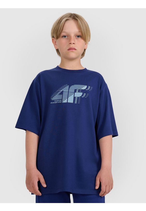 4f - 4F T-shirt oversize z nadrukiem chłopięcy - granatowy 134 (8-9 lat). Okazja: na co dzień. Kolor: niebieski. Materiał: jersey, bawełna, materiał. Wzór: nadruk. Sezon: lato. Styl: sportowy, klasyczny, casual
