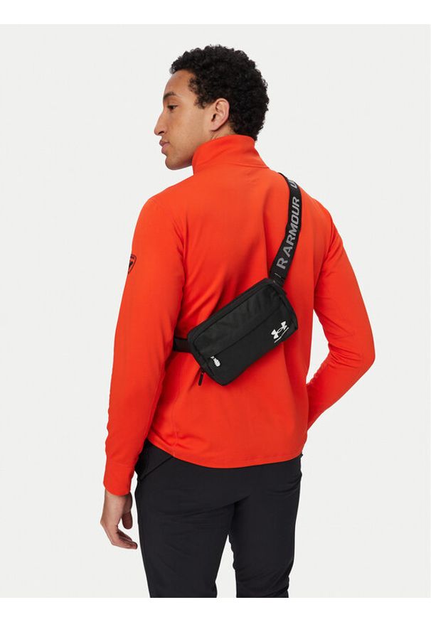 Under Armour Nerka UA Essential Czarny. Kolor: czarny. Materiał: materiał