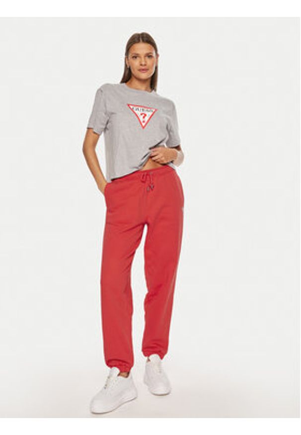 Guess Jeans Spodnie dresowe W4YB33 KC811 Czerwony Regular Fit. Kolor: czerwony. Materiał: bawełna