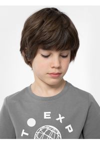 4f - T-shirt z nadrukiem chłopięcy. Kolor: szary. Materiał: bawełna. Wzór: nadruk