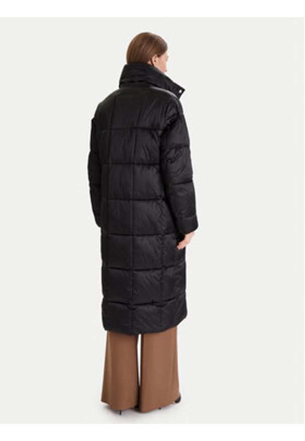 JOOP! Kurtka zimowa Clarissa 30048863 Czarny Regular Fit. Kolor: czarny. Materiał: syntetyk. Sezon: zima