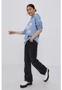 adidas Originals Bluza bawełniana H33585 damska z kapturem z nadrukiem. Typ kołnierza: kaptur. Kolor: niebieski. Materiał: bawełna. Długość rękawa: długi rękaw. Długość: długie. Wzór: nadruk #2