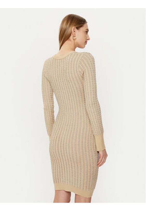 Guess Sukienka dzianinowa W5RK09 Z3KT0 Beżowy Bodycon Fit. Kolor: beżowy. Materiał: wiskoza. Typ sukienki: bodycon