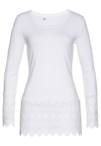 Długi shirt z koronką bonprix biel wełny. Kolor: biały. Materiał: wełna, koronka. Długość: długie. Wzór: koronka #1