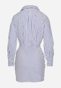 Born2be - Niebieska Koszulowa Sukienka w Paski o Dopasowanym Kroju Meveira. Okazja: na imprezę. Typ kołnierza: kołnierzyk klasyczny. Kolor: niebieski. Długość rękawa: długi rękaw. Wzór: paski. Typ sukienki: koszulowe. Styl: klasyczny #2