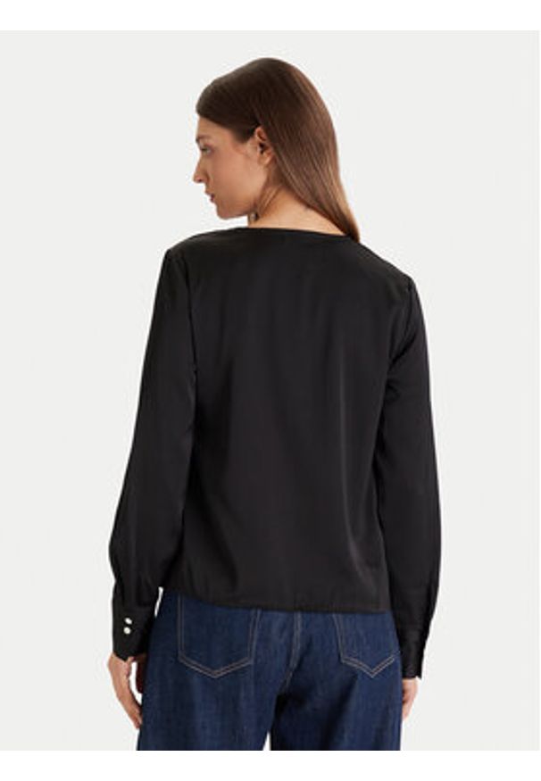 only - ONLY Bluzka Mika 15361191 Czarny Regular Fit. Kolor: czarny. Materiał: syntetyk