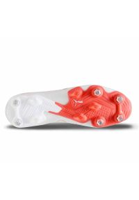 Buty piłkarskie Puma Future Ultimate MxSG M 107351-01 białe. Kolor: biały. Materiał: dzianina. Szerokość cholewki: normalna. Sport: piłka nożna