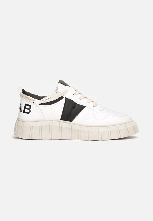 Born2be - Biało-Czarne Sneakersy na Grubej Podeszwie Laadah. Wysokość cholewki: przed kostkę. Nosek buta: okrągły. Kolor: biały. Szerokość cholewki: normalna. Wzór: aplikacja, napisy. Obcas: na platformie