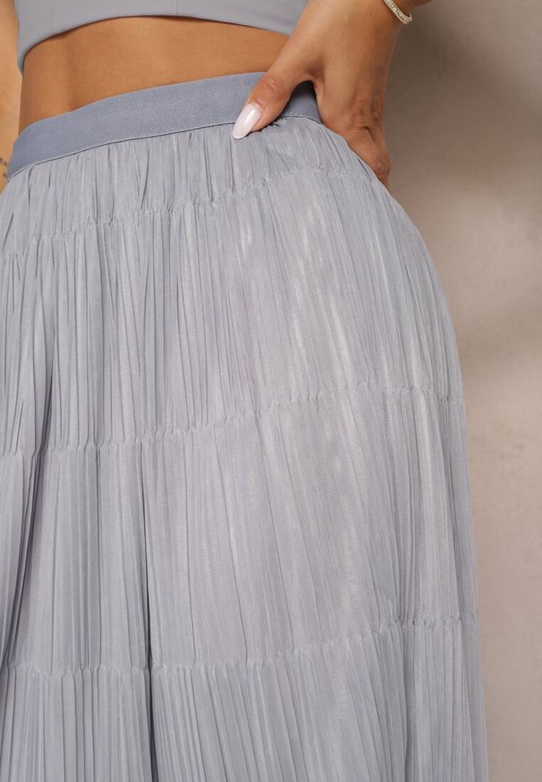 Renee - Szara Rozkloszowana Spódnica z Tiulu Wykończona Gumką w Pasie Risshara. Okazja: na co dzień. Kolor: szary. Materiał: tiul. Styl: elegancki, casual
