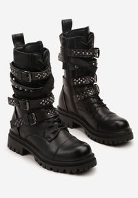 Renee - Czarne Rockowe Botki Workery Zdobione Nitami i Sprzączkami Zarumia. Okazja: na imprezę, na co dzień. Zapięcie: sprzączka. Kolor: czarny. Materiał: jeans, skóra. Wzór: aplikacja. Styl: rockowy #6