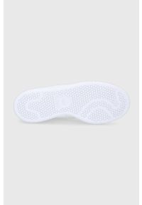 adidas Originals Buty Stan Smith kolor biały. Nosek buta: okrągły. Zapięcie: sznurówki. Kolor: biały. Materiał: materiał, guma. Model: Adidas Stan Smith #5