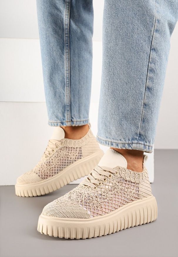 Born2be - Beżowe Ażurowe Sneakersy Vices na Grubej Podeszwie z Tłoczeniem Luminise. Okazja: na co dzień. Kolor: beżowy. Wzór: ażurowy