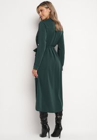 Born2be - Ciemnozielona Koszulowa Sukienka z Eleganckimi Guzikami i Wiązanym Paskiem w Talii Kortella. Okazja: na co dzień, na spotkanie biznesowe. Typ kołnierza: dekolt w serek. Kolor: zielony. Długość rękawa: długi rękaw. Typ sukienki: koszulowe. Styl: elegancki #3