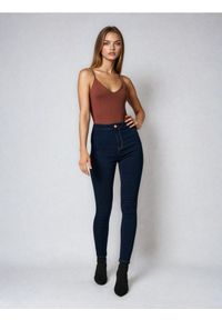 Sinsay - Jeansy high waist - niebieski. Stan: podwyższony. Kolor: niebieski