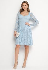 Born2be - Niebieska Sukienka Koronkowa o Rozkloszowanym Kroju Telomira. Okazja: na co dzień. Kolor: niebieski. Materiał: koronka. Długość rękawa: długi rękaw. Typ sukienki: rozkloszowane, proste. Styl: klasyczny, casual #3