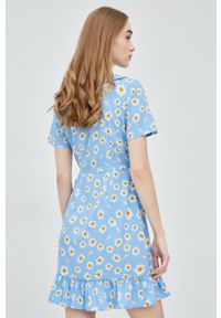 Noisy may - Noisy May sukienka mini rozkloszowana. Kolor: niebieski. Materiał: tkanina. Długość: mini #5