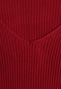 Born2be - Bordowy Dopasowany Sweter z Prążkowanej Dzianiny z Bawełną z Dekoltem w Serek Tesma. Okazja: na co dzień. Typ kołnierza: dekolt w serek. Kolor: czerwony. Materiał: prążkowany, dzianina, bawełna. Długość rękawa: długi rękaw. Długość: długie. Styl: casual, elegancki #6