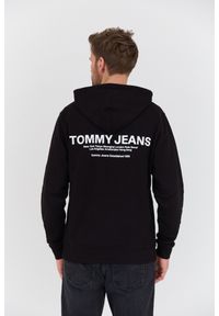 Tommy Jeans - TOMMY JEANS Czarna bluza z kapturem. Typ kołnierza: kaptur. Kolor: czarny