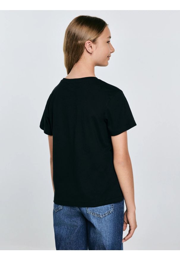 Big-Star - Koszulka dziewczęca z krótkim rękawem czarna Basseca 906. Okazja: na co dzień. Kolor: czarny. Materiał: bawełna. Długość rękawa: krótki rękaw. Długość: krótkie. Styl: casual, klasyczny