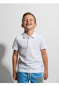 Sinsay - Koszulka polo w stylu basic - biały. Typ kołnierza: polo. Kolor: biały #1